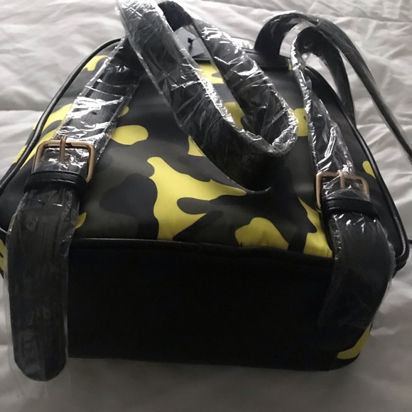 Camo Print Backpack - Picture 6 of 7